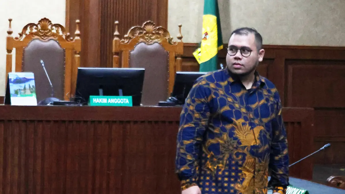 Terdakwa kasus dugaan korupsi pengadaan laptop berbasis Chromebook di Kemendikbudristek tahun 2019-2022 Ibrahim Arief alias Ibam menjalani sidang putusan di Pengadilan Tipikor, Jakarta, Selasa (12/5/2026). (Dery Ridwansah/ JawaPos.com)