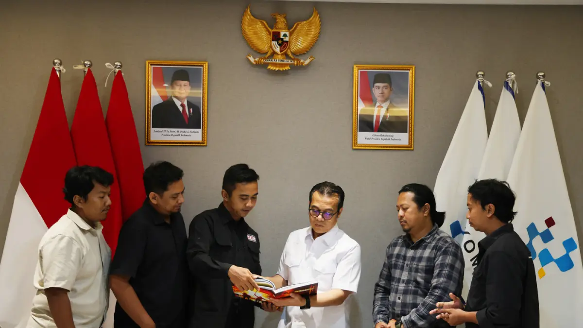 Wakil Menteri Komunikasi dan Digital Nezar Patria menerima kunjungan pengurus Pewarta Foto Indonesia (PFI) di Kantor Kementerian Komunikasi dan Digital, Jakarta, Selasa (12/5/2026). (Didik Setiawan/ Pewarta Foto Indonesia)