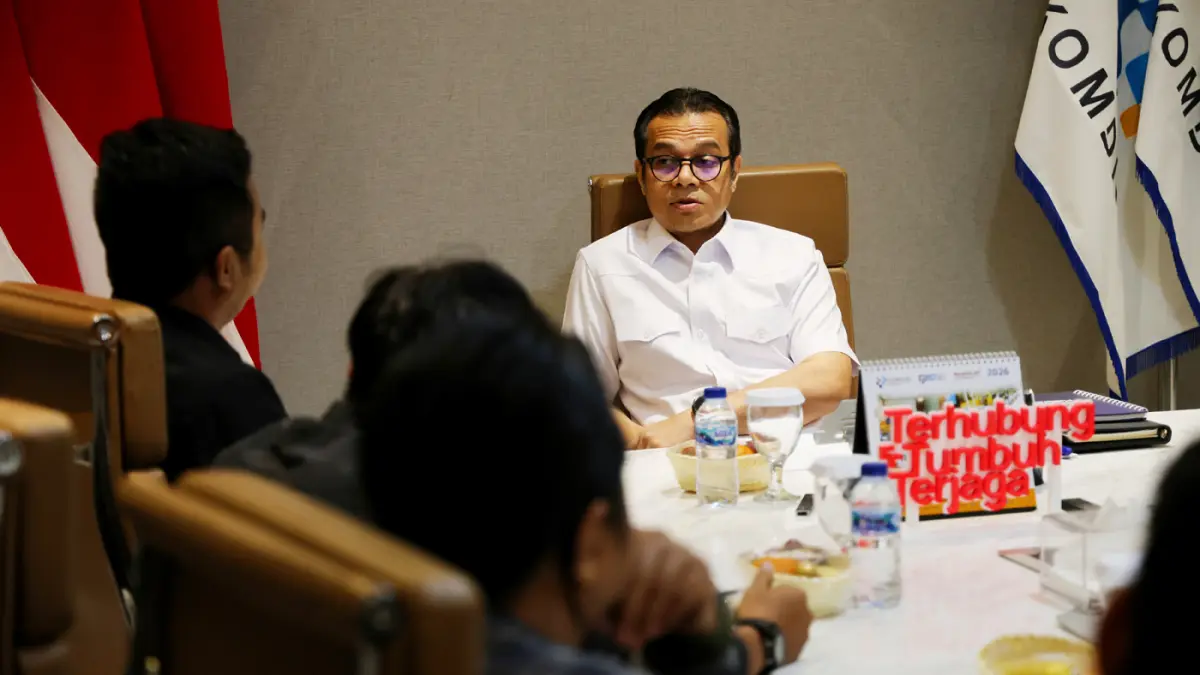 Wakil Menteri Komunikasi dan Digital Nezar Patria menerima kunjungan pengurus Pewarta Foto Indonesia (PFI) di Kantor Kementerian Komunikasi dan Digital, Jakarta, Selasa (12/5/2026). (Didik Setiawan/ Pewarta Foto Indonesia)