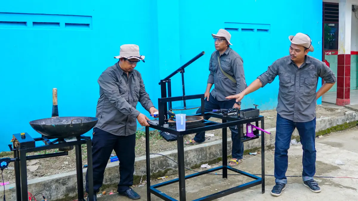 Dilanjutkan dengan proses pengelolaan sampah yang optimal yang dipandu oleh Yayasan SALAKA