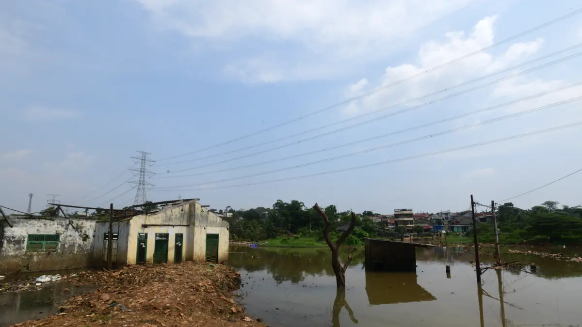 Potret Dampak Longsoran TPA Cipayung Depok di Permukiman Warga - Image