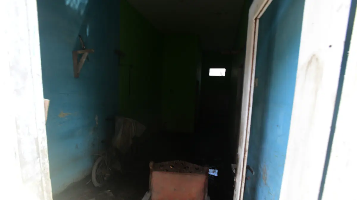 Pemukiman warga tergenang Kali Pesanggrahan yang alirannya menyempit karena longsoran TPA Cipayung di kawasan Cipayung, Depok, Jawa Barat. (Dery Ridwansah/ JawaPos.com)