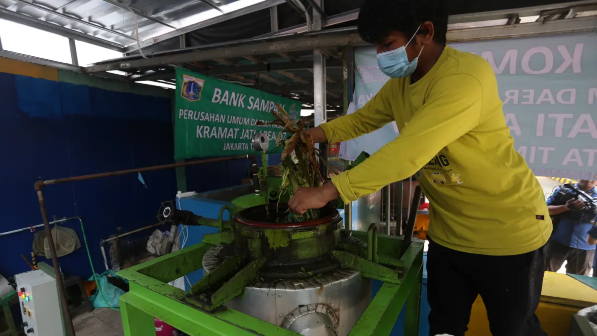 Melihat Pengolahan sampah organik di Pasar Kramat Jati - Image