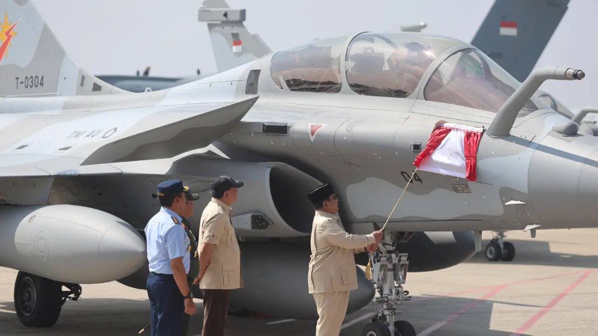 Presiden Prabowo Serahkan 6 Jet Tempur Rafale dan Alutsista Baru ke TNI - Image