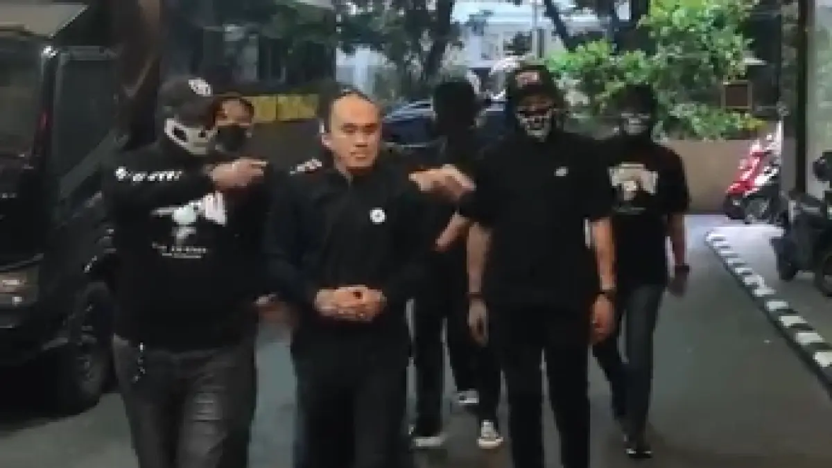 Polri Pecat Eks Kasatnarkoba Polres Kutai Barat Imbas Bekingi Bandar Narkoba Hingga Diduga Terlibat TPPU - Image