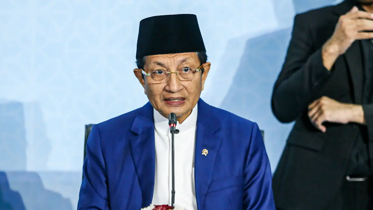 Menteri Agama Nasaruddin Umar menyampaikan hasil sidang isbat penetapan 1 Zulhijah 1447 Hijriah di Kantor Kemenag, Jakarta, Minggu (17/5/2026). (Salman Toyibi/Jawa Pos