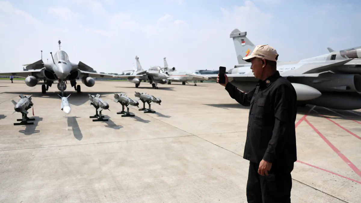 Pesawat MRCA Rafale usai serah terima dari Pemerintah kepada TNI di Lanud Halim Perdanakusuma, Jakarta, Senin (18/5/2026). (Dery Ridwansah/ JawaPos.com)