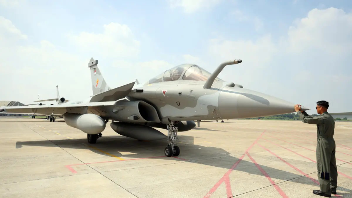 Pesawat MRCA Rafale usai serah terima dari Pemerintah kepada TNI di Lanud Halim Perdanakusuma, Jakarta, Senin (18/5/2026). (Dery Ridwansah/ JawaPos.com)