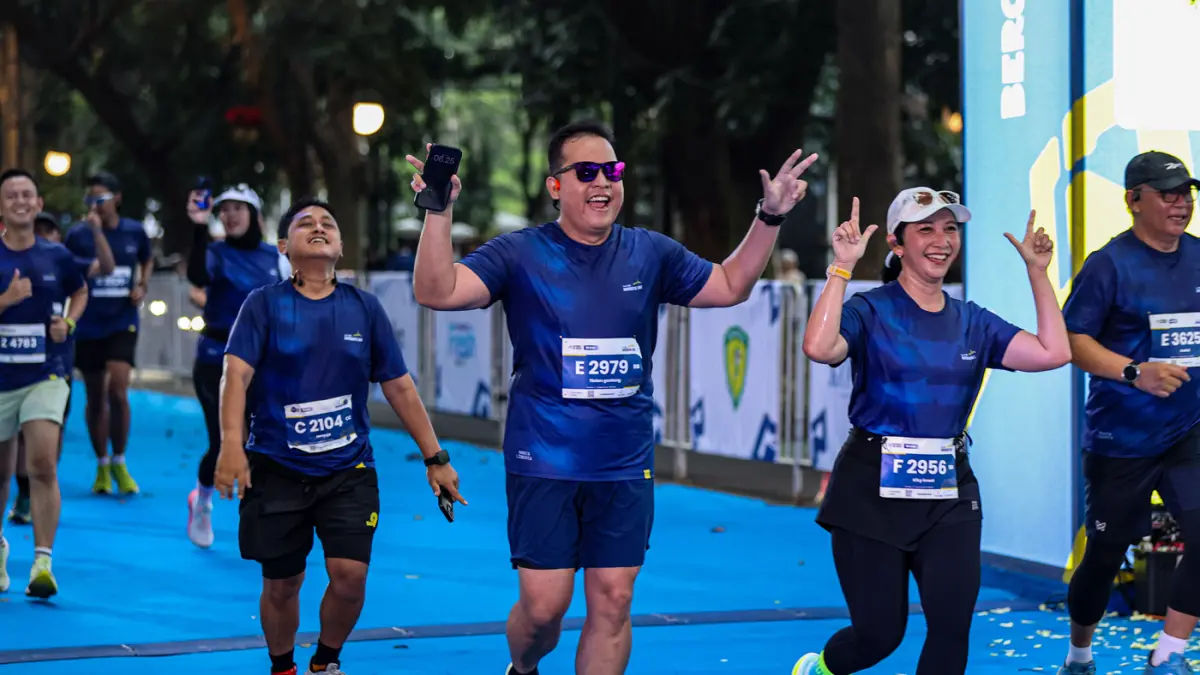Sejumlah pelari mengikutu Bandoeng 10K di Balai Kota Bandung, Jawa Barat Minggu (17/5/2026). (Salman Toyibi/Jawa Pos