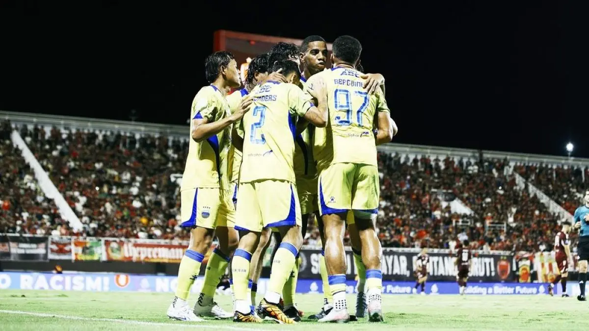 Usai Persib Pecahkan Kutukan di Parepare, Adam Alis: Kami Ingin Ukir Sejarah Juara di Bandung! - Image