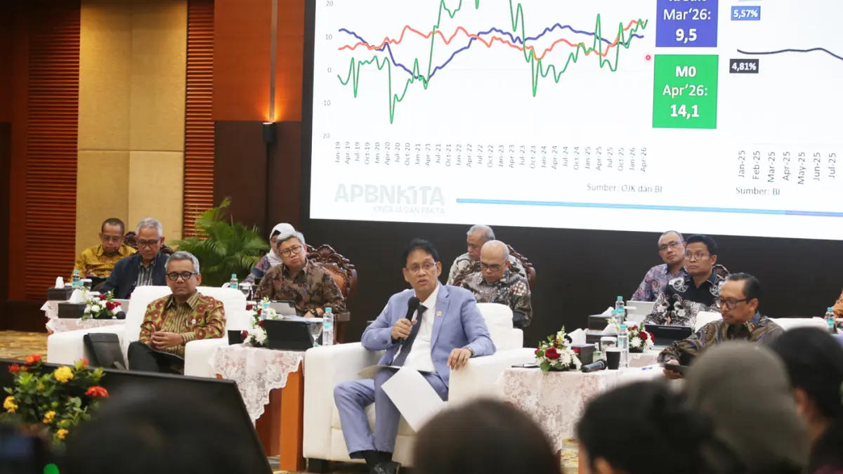 Menteri Keuangan Purbaya Yudhi Sadewa didampingi Wakil Menteri Keuangan Juda Agung dan Suahasil Nazara saat konferensi pers APBN KiTa edisi Mei 2026 di Jakarta, Selasa (19/5/2026. (Dery Ridwansah/ JawaPos.com)