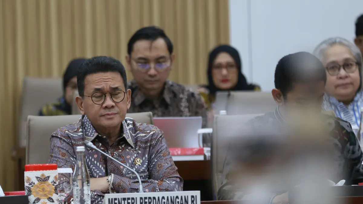 Menteri Perdagangan, Budi Santoso saat memberikan pemaparan dalam rapat kerja dengan Komisi VI DPR di Kompleks Parlemen, Senayan, Jakarta, Selasa (19/5/2026). (Dery Ridwansah/ JawaPos.com)