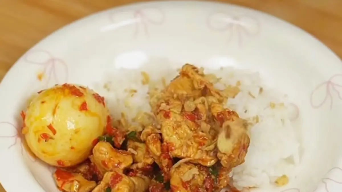 Potret ayam telur balado versi light tanpa banyak minyak. (Sumber: instagram.com/@devyanastasia) - Image