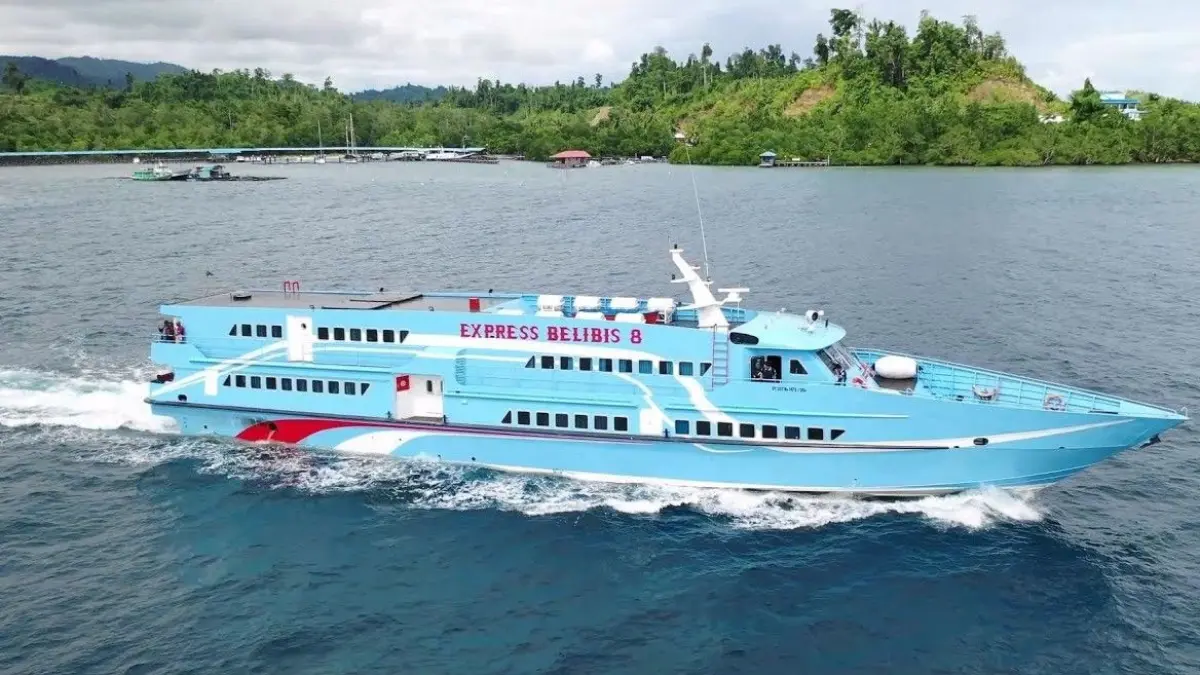 Ilustrasi kapal cepat Express Belibis. (Oasis Raja Ampat) - Image