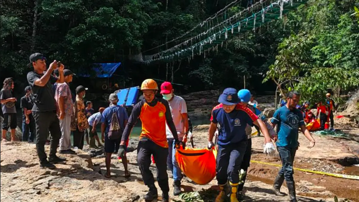 2 WNA Asal Austria Meninggal usai Jatuh dari Jembatan Gantung Cunca Wulung Labuan Bajo - Image