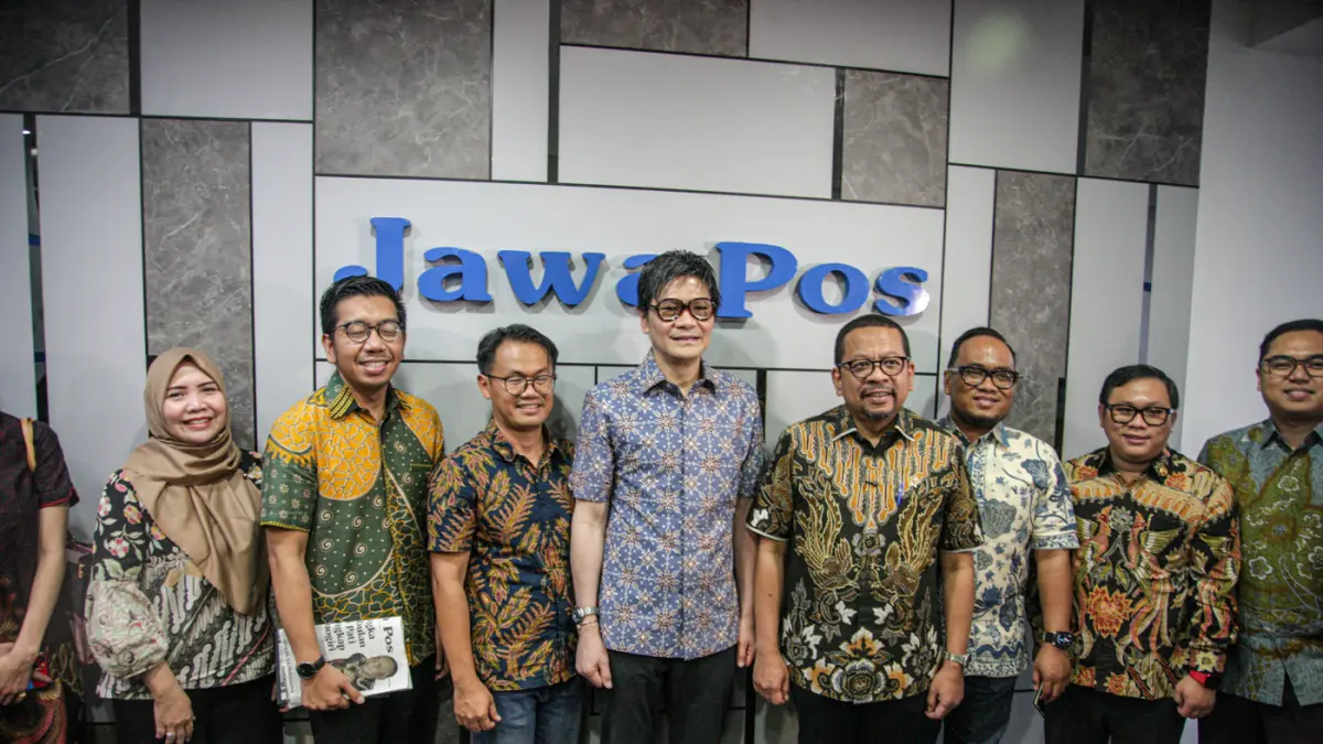 Kepala Badan Komunikasi Pemerintah (Bakom) RI Muhammad Qodari mengunjungi kantor Redaksi Jawa Pos di Jakarta, Jumat (08/05/2026). Kunjungan tersebut diisi diskusi mengenai perkembangan industri media, komunikasi pemerintah, hingga promosi mobil nasional M