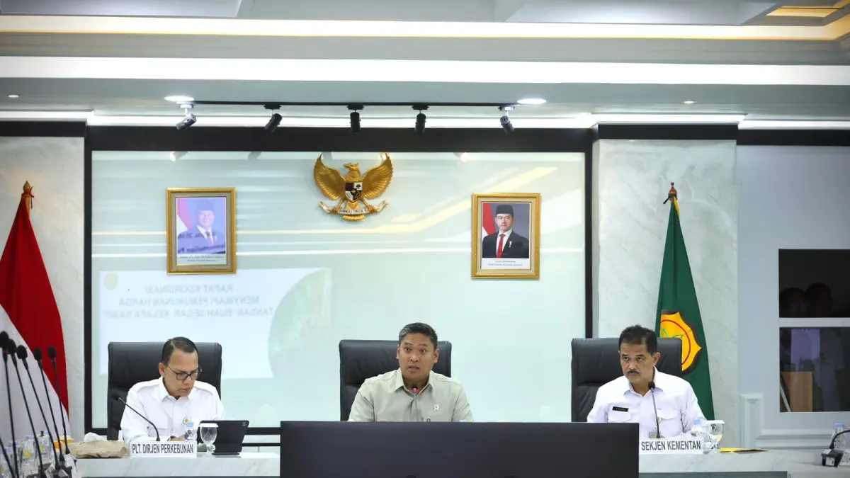 Respons Anjloknya Harga Sawit, Pemerintah Pastikan Petani dan Pelaku Usaha Terlindungi - Image
