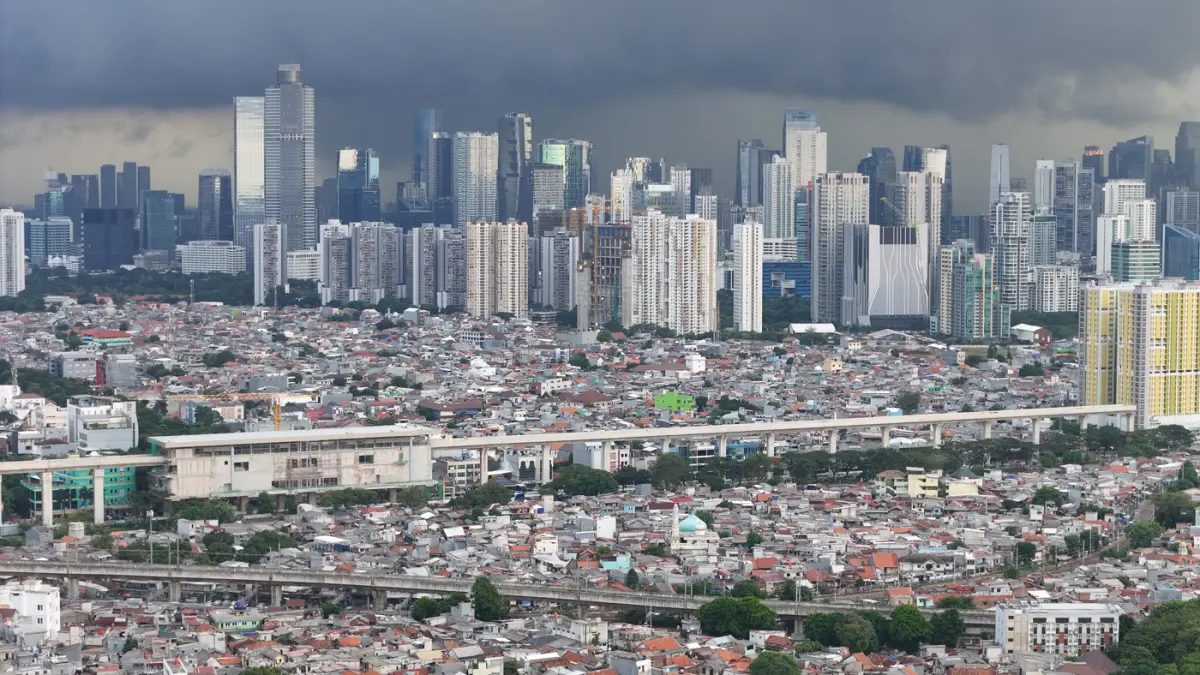 Suasana proyek pembangunan Light Rail Transit (LRT) Jakarta Fase 1B di kawasan Manggarai, Jakarta, Selasa (27/5/2026). (Dery Ridwansah/ JawaPos.com)