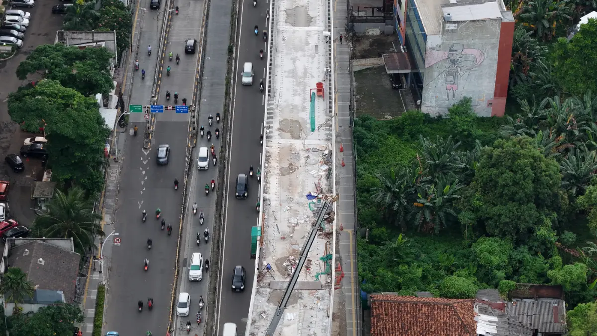 Suasana proyek pembangunan Light Rail Transit (LRT) Jakarta Fase 1B di kawasan Manggarai, Jakarta, Selasa (27/5/2026). (Dery Ridwansah/ JawaPos.com)