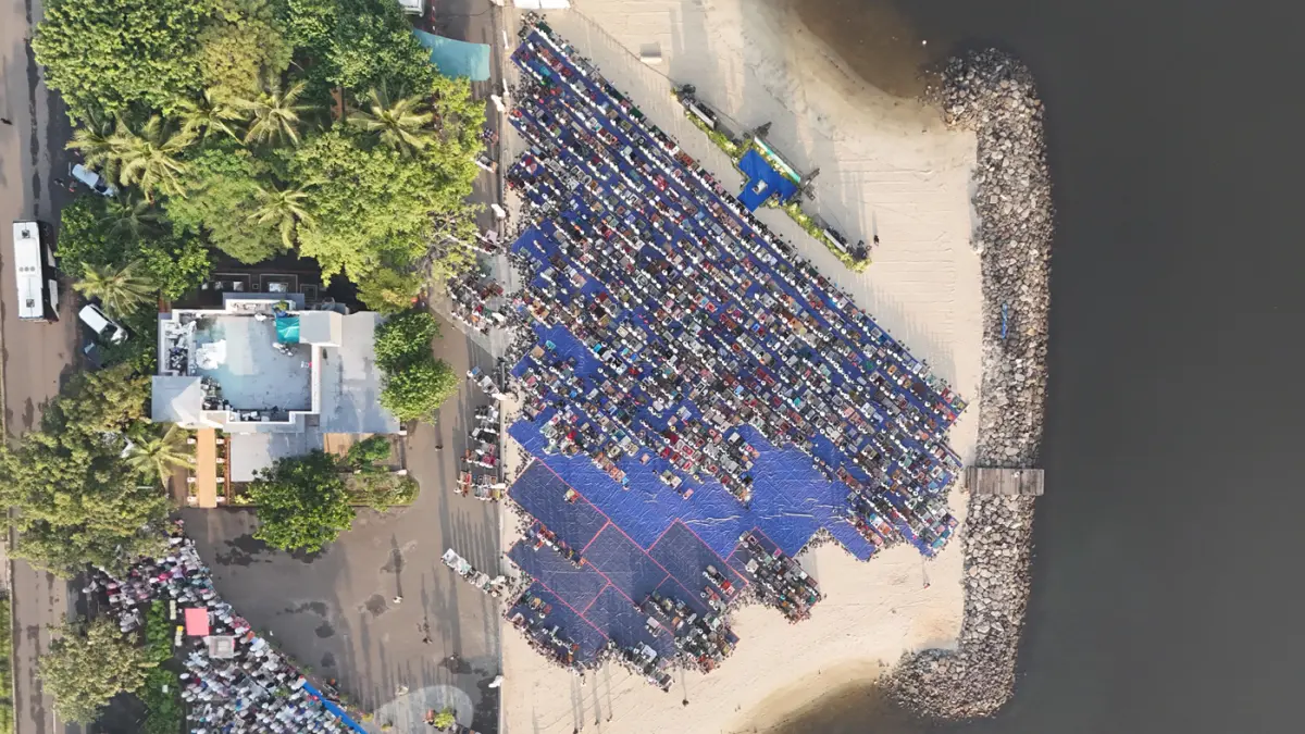 Shalat Idul Adha di Pantai Lagoon Ancol - Image