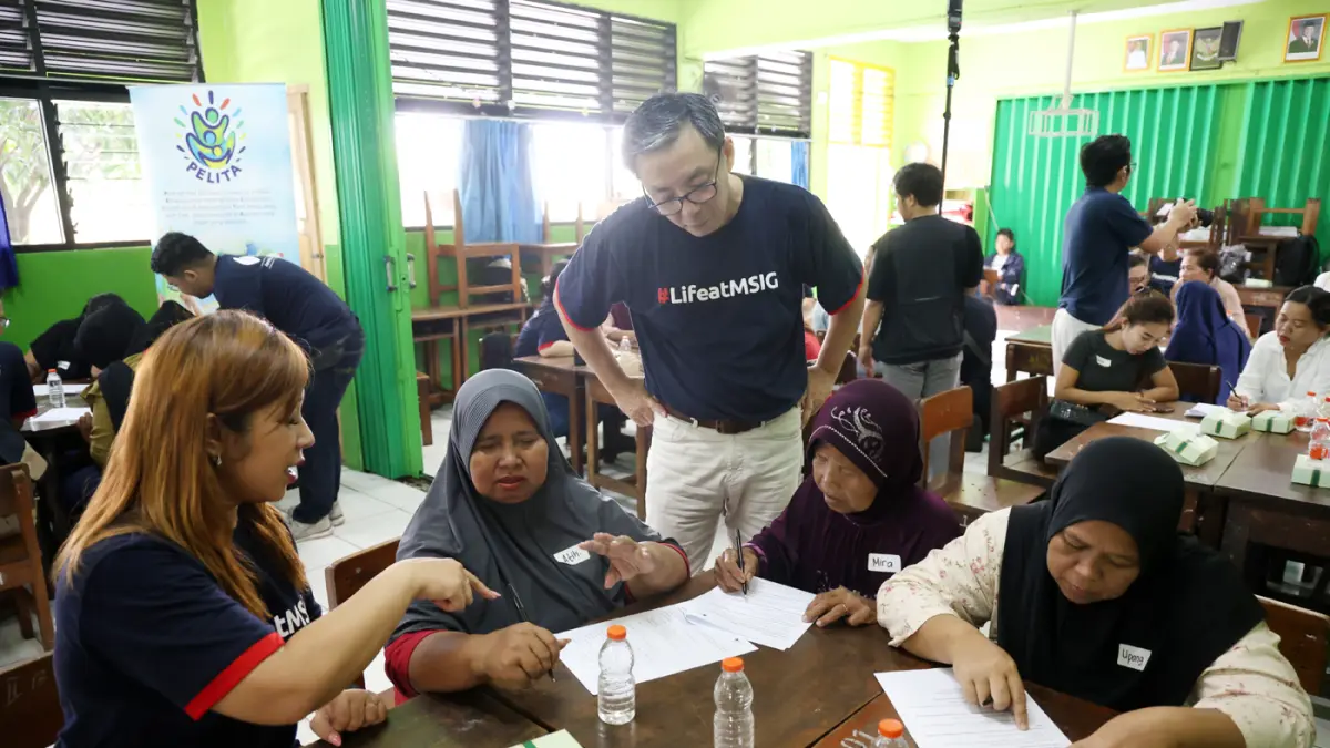 CEO and President Director MSIG Life Wianto Chen memberikan workshop literasi keuangan kepada orang tua.