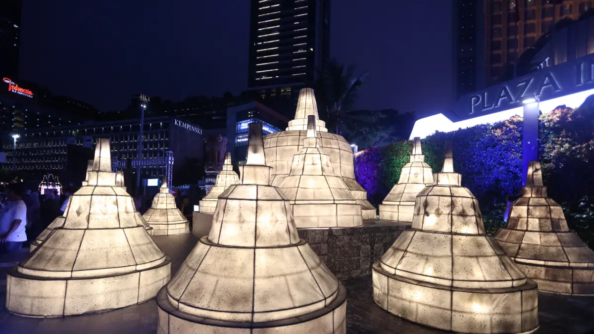 Potret Gemerlapnya Festival Illumination of Jakarta: Glow of Peace  - Image
