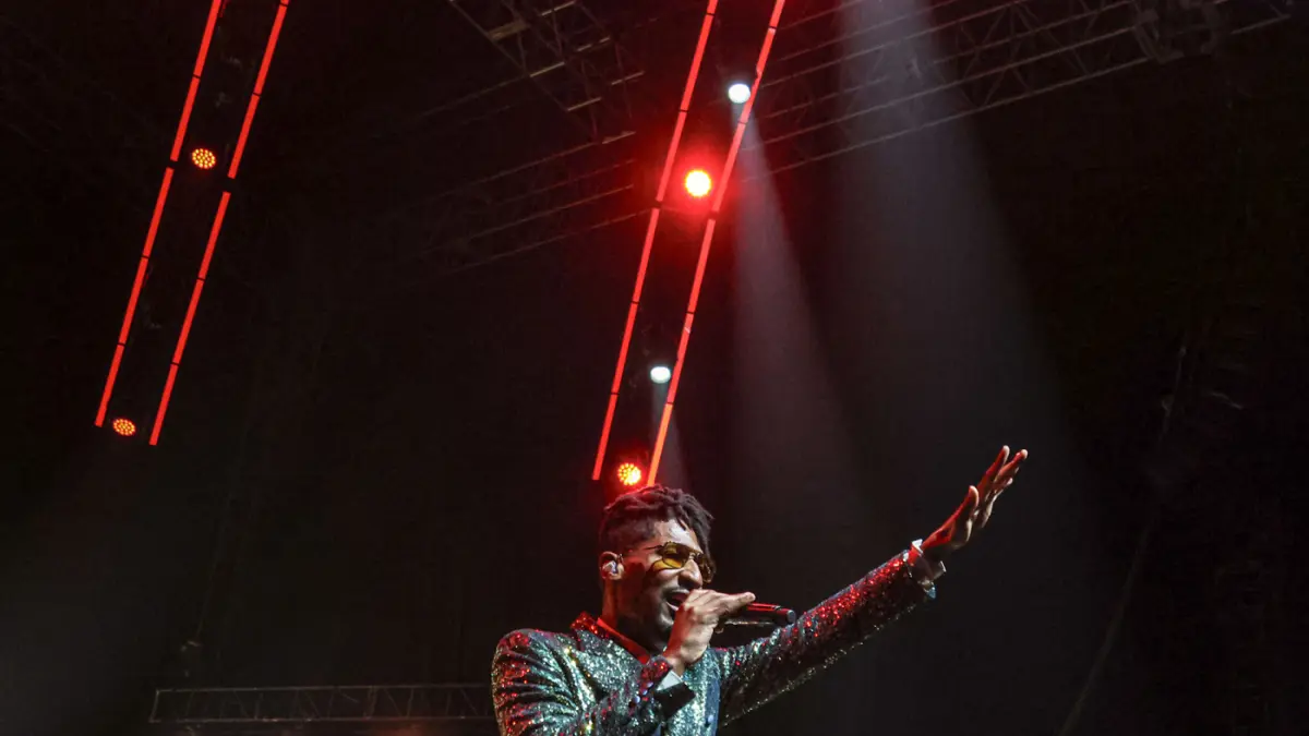 Penyanyi asal Amerika Jon Batiste tampil dalam acara Java Jazz Internasional di PIK2, Tangerang, Jumat (29/05/2026). (Hanung Hambara/Jawa Pos)