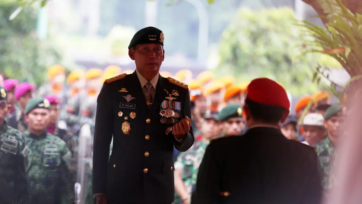 Panglima Kostrad (Pangkostrad) Letnan Jenderal TNI Mohammad Fadjar saat upacara pemakaman mantan Menteri Pertahanan Ryamizard Ryacudu di Taman Makam Pahlawan (TMP) Kalibata, Jakarta, Senin (1/6/2026). (Dery Ridwansah/ JawaPos.com)
