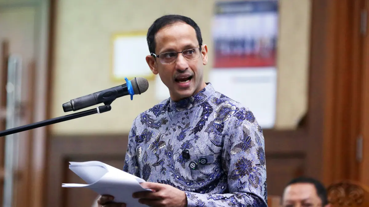 Nadiem Makarim Bacakan Isi Nota Pembelaan  - Image