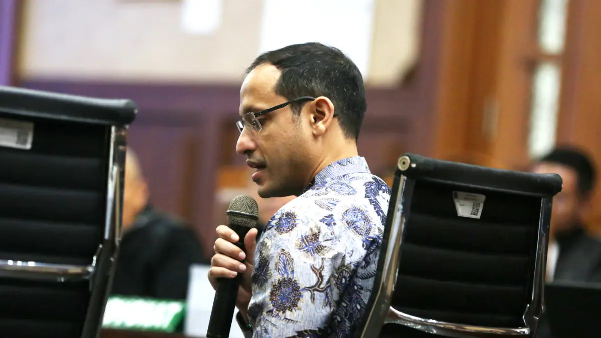 Terdakwa kasus dugaan korupsi pengadaan Chromebook dalam program digitalisasi pendidikan di Kemendikbudristek Nadiem Anwar Makarim saat membacakan menyampaikan pledoi (nota pembelaan) di Pengadilan Tipikor, Jakarta, Selasa (2/6/2026). (Dery Ridwansah/ Jaw