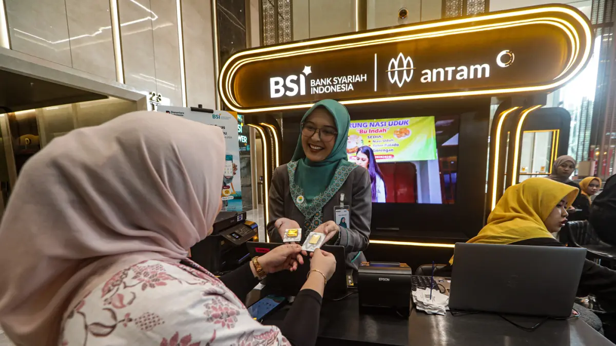 Nasabah membeli Emas di Gedung BSI Tower, Jakarta, Rabu (3/6/2026). (Salman Toyibi/Jawa Pos)