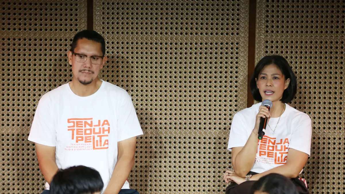 Para pemeran mementaskan teater musikal bertajuk "Senja Teduh Pelita' adaptasi lagu MALIQ and D'Essentials dalam konfereni pers di Jakarta, Rabu (3/6/2026). (Dery Ridwansah/ JawaPos.com)