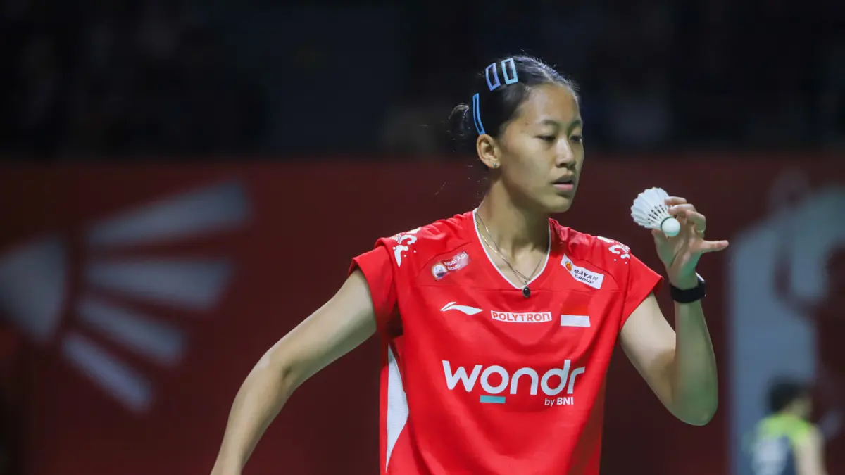 Putri Kusuma Wardani memastikan tiket perempat final Indonesia Open 2026 setelah mengalahkan wakil Kanada, Michelle Li, lewat pertarungan sengit tiga gim di Istora Senayan, Jakarta, Kamis (4/6/2026). (Muhammad Hafizh/JawaPos.com)