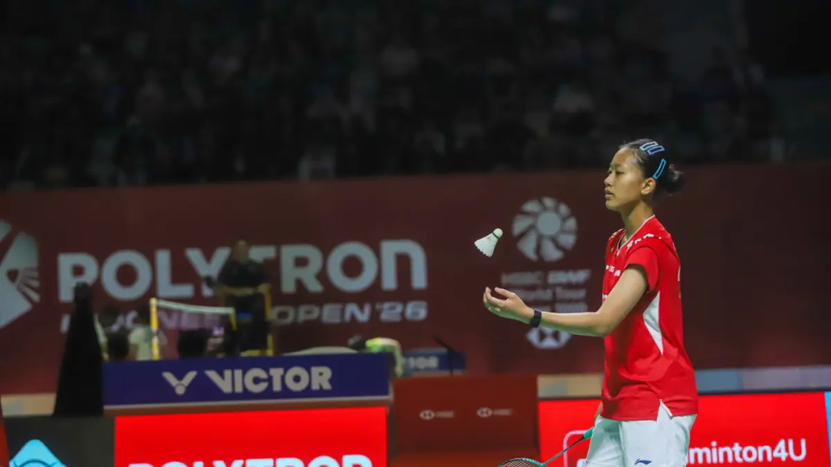 Putri Kusuma Wardani memastikan tiket perempat final Indonesia Open 2026 setelah mengalahkan wakil Kanada, Michelle Li, lewat pertarungan sengit tiga gim di Istora Senayan, Jakarta, Kamis (4/6/2026). (Muhammad Hafizh/JawaPos.com)