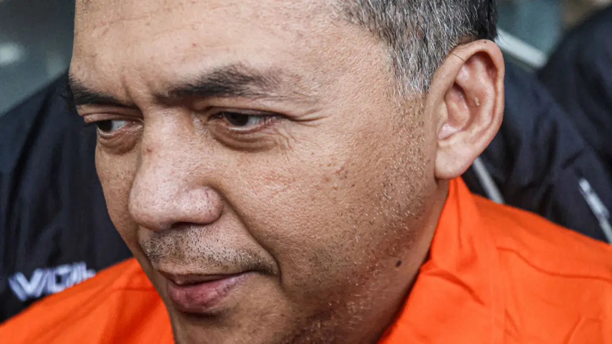 Wakil Menteri Imigrasi dan Pemasyarakatan (Wamen Imipas) Silmy Karim memakai rompi oranye keluar dari gedung KPK, Jakarta, Kamis (04/06/2026). (Hanung Hambara/Jawa Pos)
