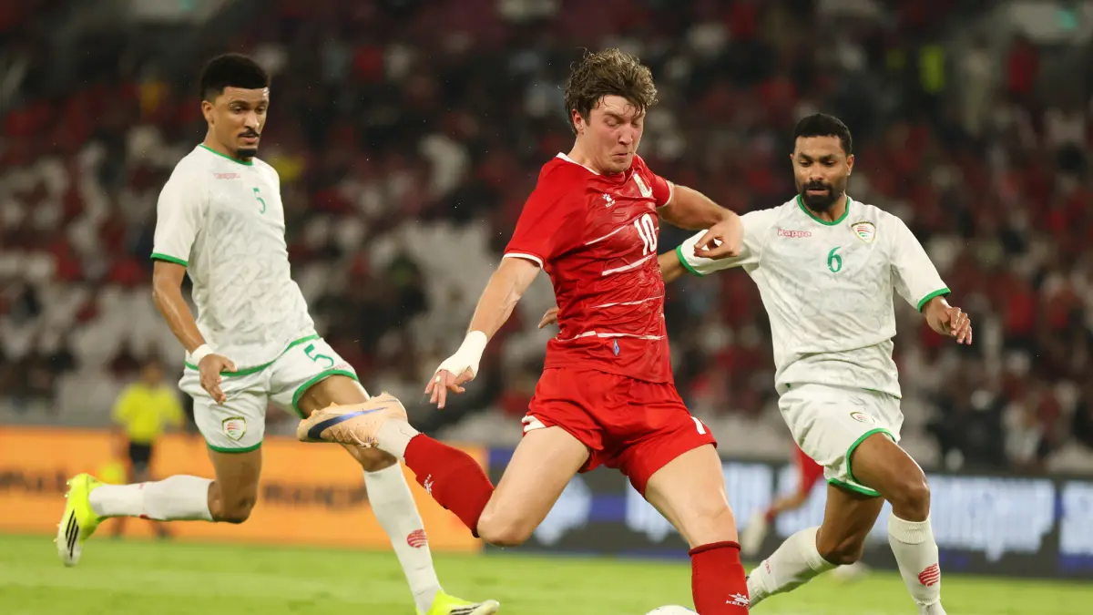 Moment gol sundulan dari Pesepak bola Timnas Indonesia Justin Hubner saat pertandingan melawan Oman dalam laga FIFA Match Day di Stadion Utama Gelora Bung Karno (SUGBK), Senayan, Jakarta, Jumat (5/6/2026). (Dery Ridwansah/ JawaPos.com)