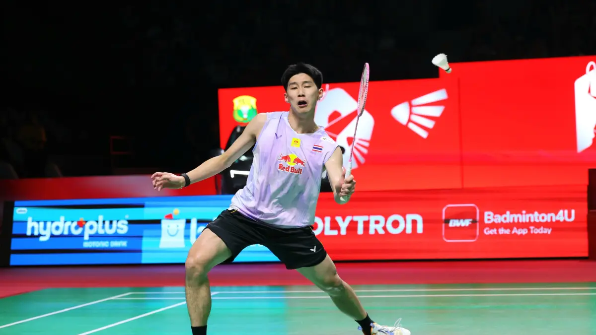 Tunggal Putra Thailand Panitchaphon Teeraratsakul pada babak Semi Final Indonesia Open di Istora Senayan, Jakarta, Sabtu (6/6/2026). (Dery Ridwansah/ JawaPos.com)