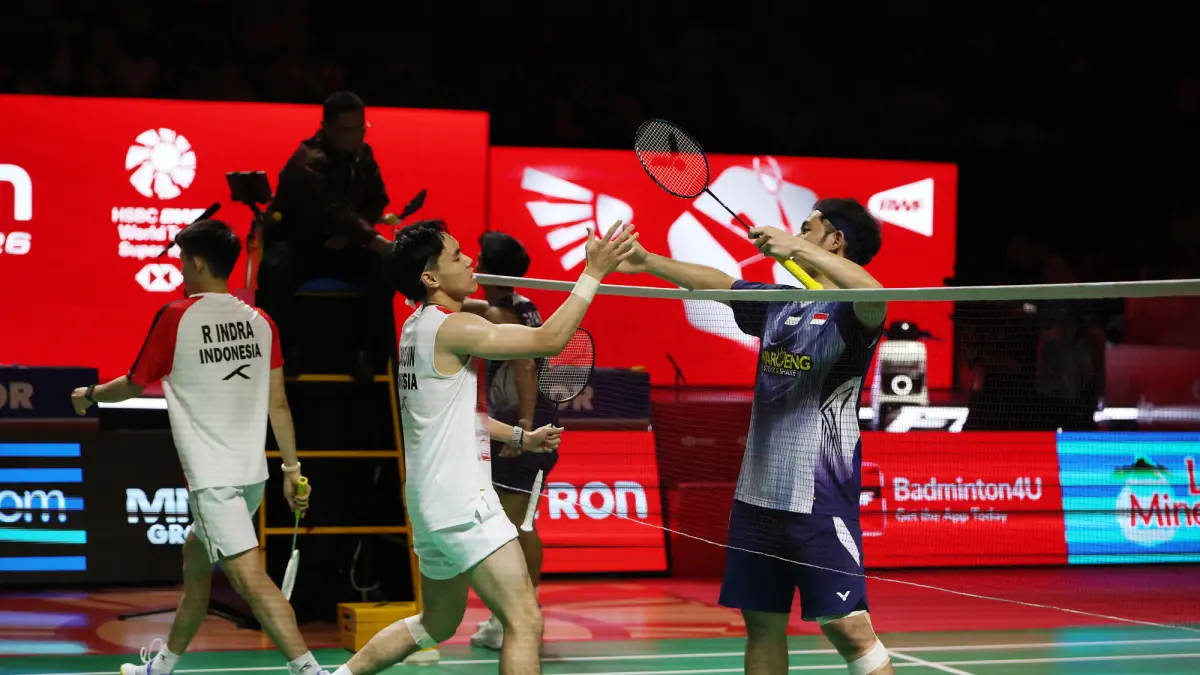 Ganda putra Indonesia Sabar Karyaman Gutama dan Moh Reza Pahlevi Isfahani pada semifinal Polytron Indonesia Open 2026 di Istora Senayan, Jakarta, Sabtu (6/6/2026). (Dery Ridwansah/ JawaPos.com)