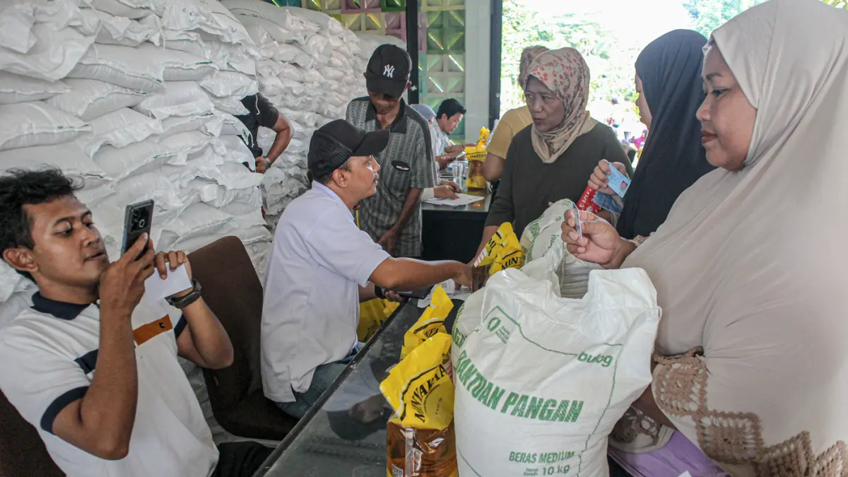 Pembagian Bantuan Pangan - Image