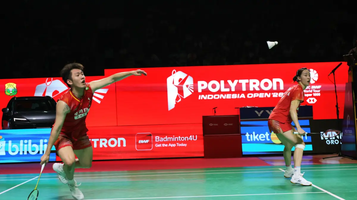 Pasangan ganda campura China, Cheng Xing/Zhang Chi di Final Indonesia Open 2026, Jakarta, Minggu (7/6/2026). (Dery Ridwansah/ JawaPos.com)