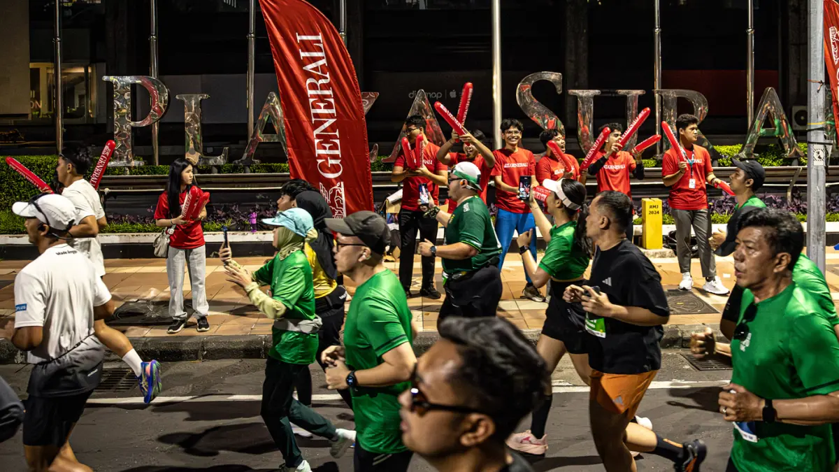 Pelari mengikuti Suroboyo 10K, Jawa Timur, Minggu (7/6/2026).