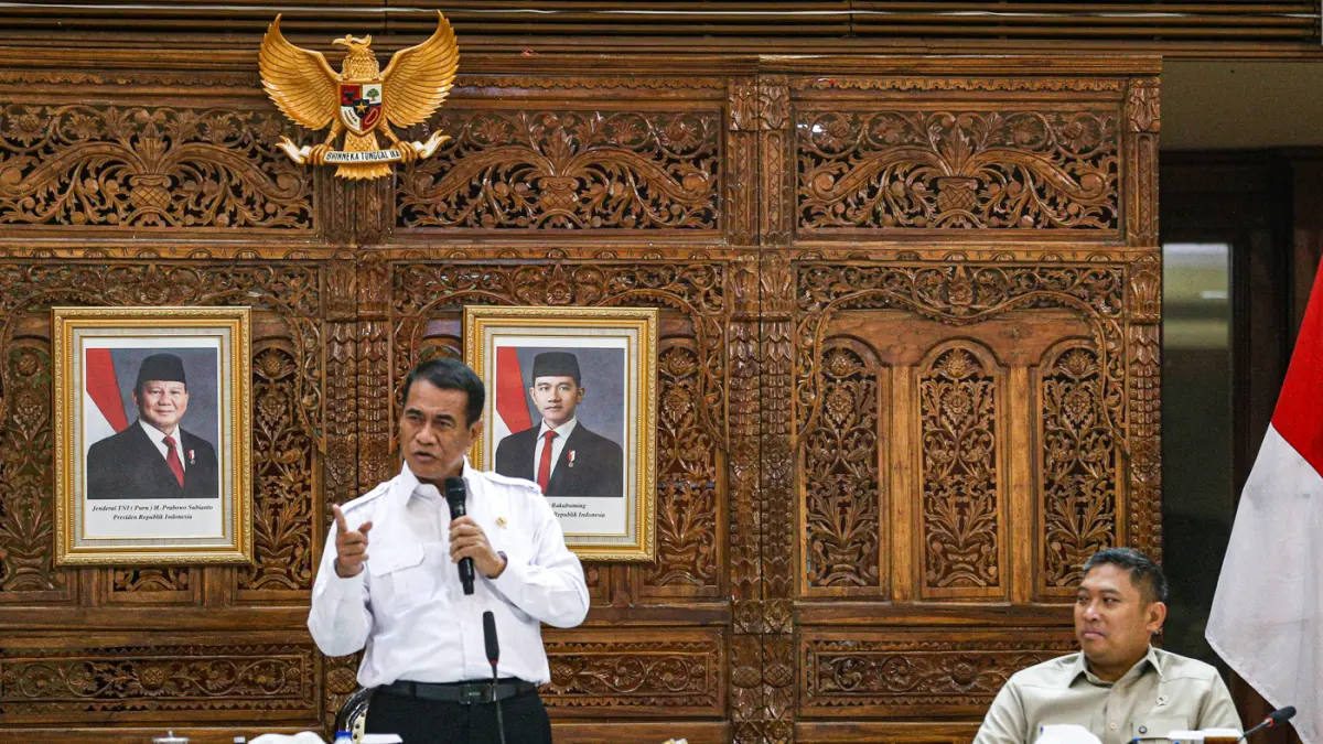 Menteri Pertanian (Mentan) Andi Amran Sulaiman (kiri) bersama Wakil Menteri Pertanian Sudaryono pada Rapat Koordinasi Perkembangan dan Upaya Stabilisasi Harga TBS di Jakarta, Senin (8/6/2026). (Salman Toyibi/Jawa Pos)