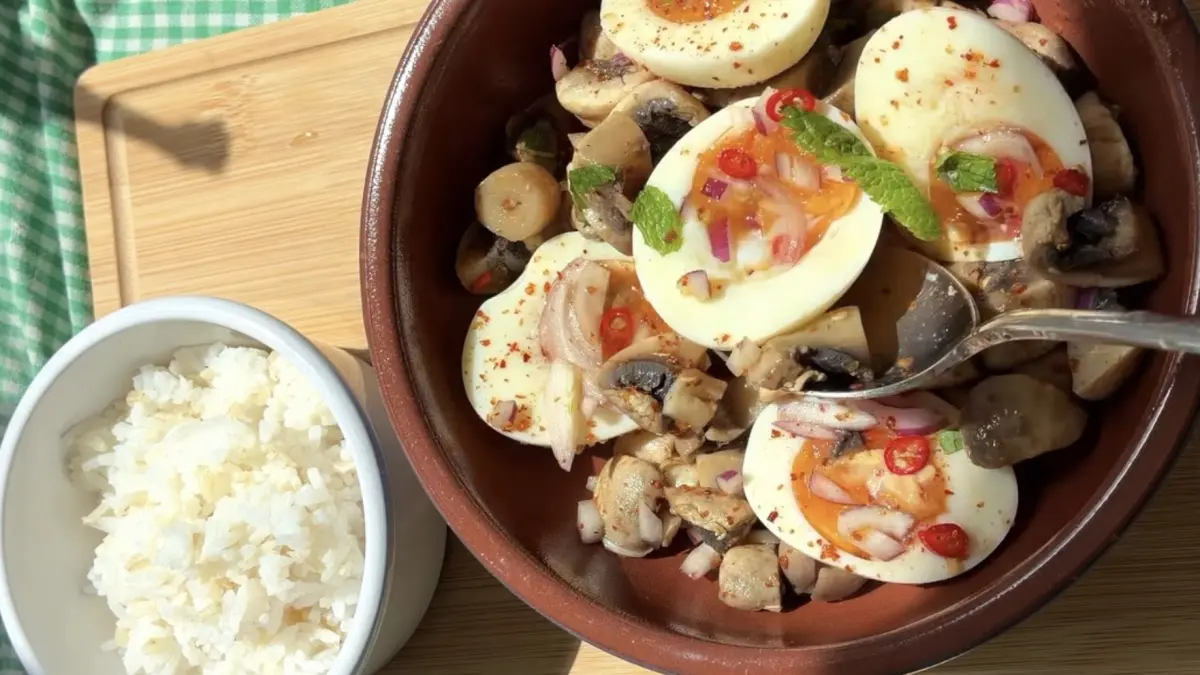 Potret camilan atau lauk tinggi protein yaitu rolade ayam. (Sumber: instagram.com/@itscindyside) - Image