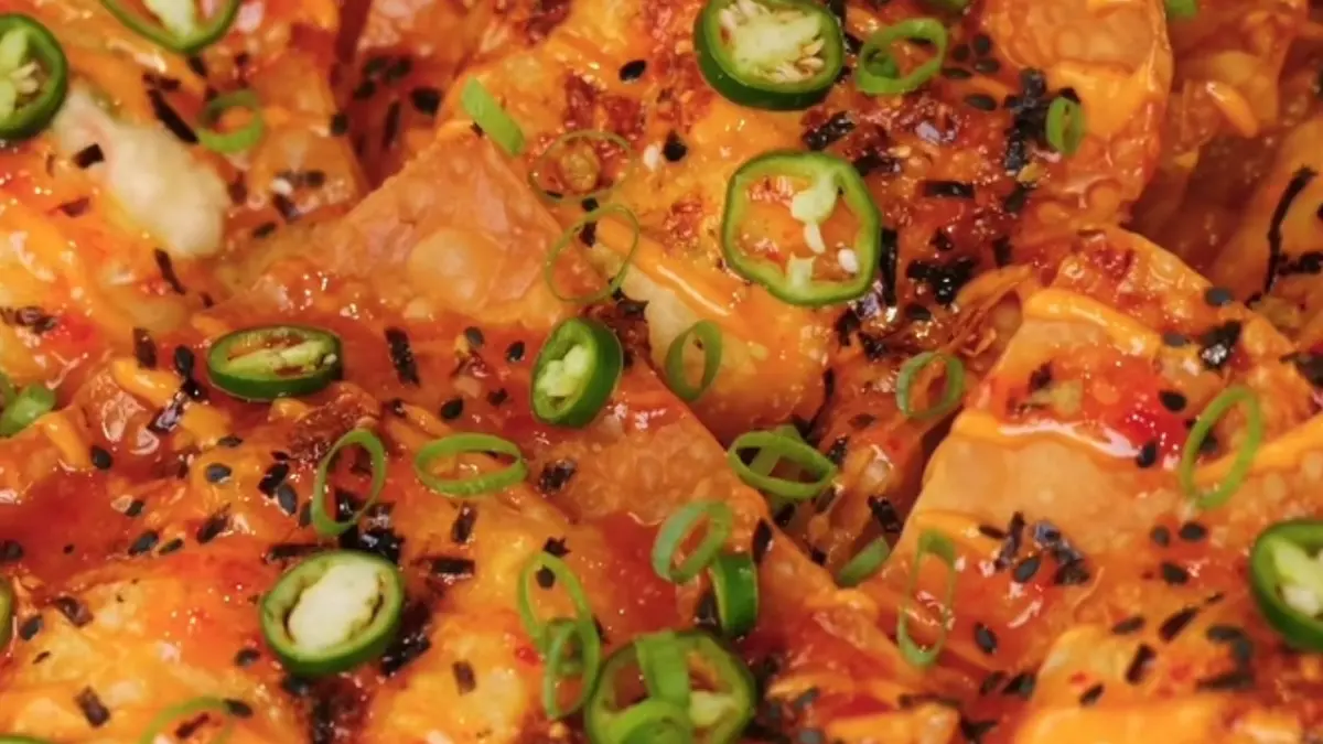 Potret crab rangoon nachos yang cocok dijadikan camilan. (Sumber: instagram.com/@luvitaho) - Image