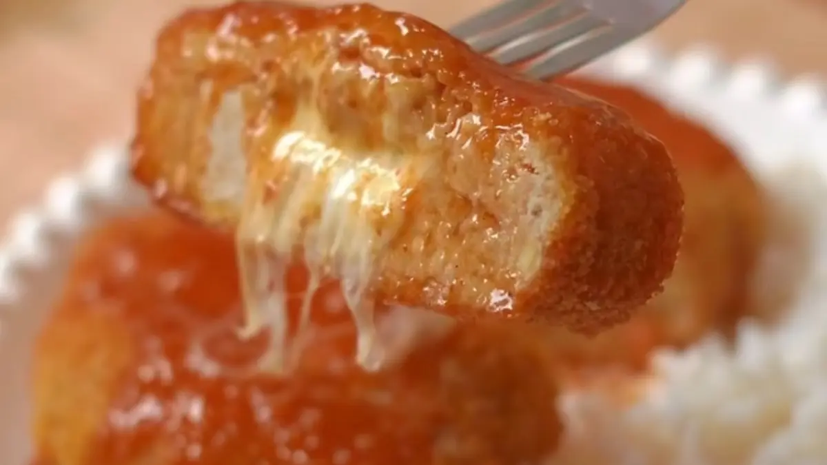 Potret tempe katsu saus keju gochujang yang bisa jadi ide camilan atau lauk. (Sumber: instagram.com/@kasyafa.a) - Image