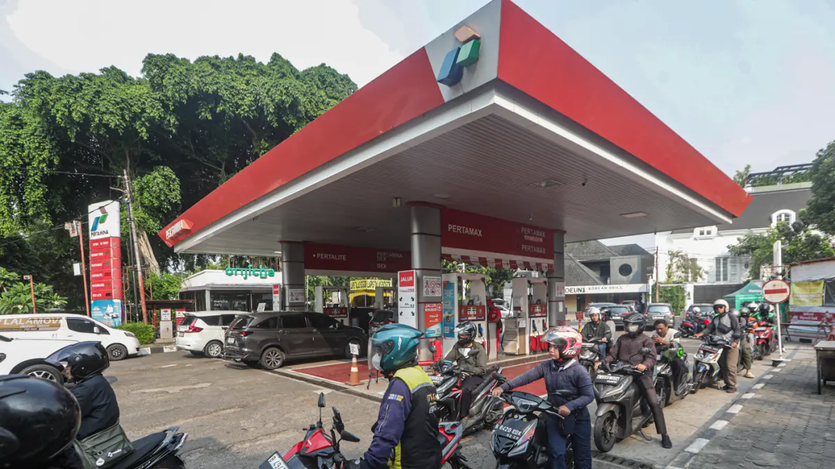 Harga BBM Nonsubsidi Jenis Pertamax Naik - Image