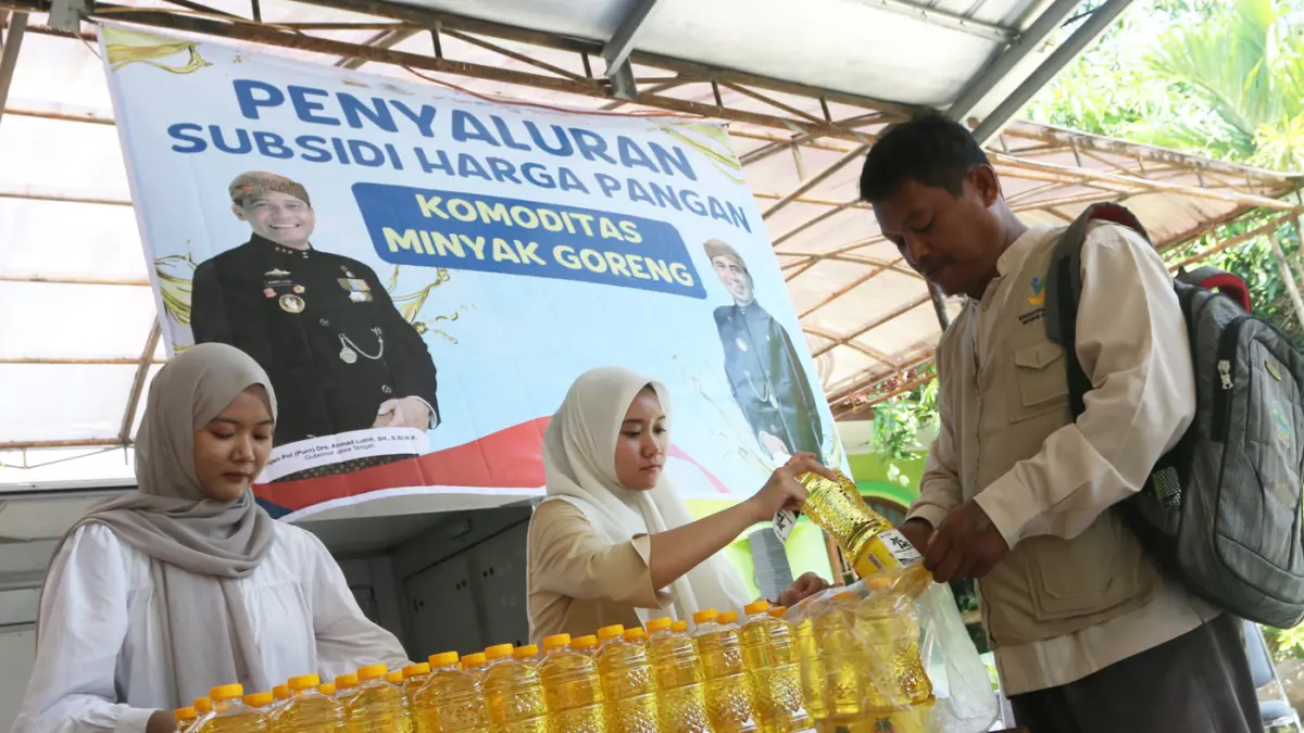 Penyaluran Subsidi Harga Minyak Goreng Di Jateng - Image