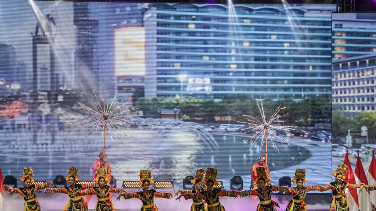 Tarian Betawi menjadi pembuka saat pembukaan Jakarta Fair 2026 di Kemayoran, Jakarta, Kamis (11/06/2026). (Hanung Hambara/ Jawa Pos)
