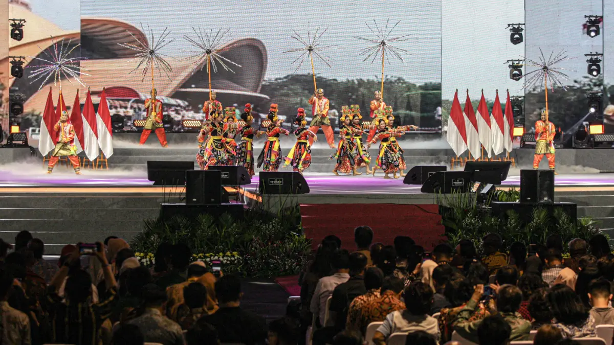 Tarian Betawi menjadi pembuka saat pembukaan Jakarta Fair 2026 di Kemayoran, Jakarta, Kamis (11/06/2026). (Hanung Hambara/ Jawa Pos)