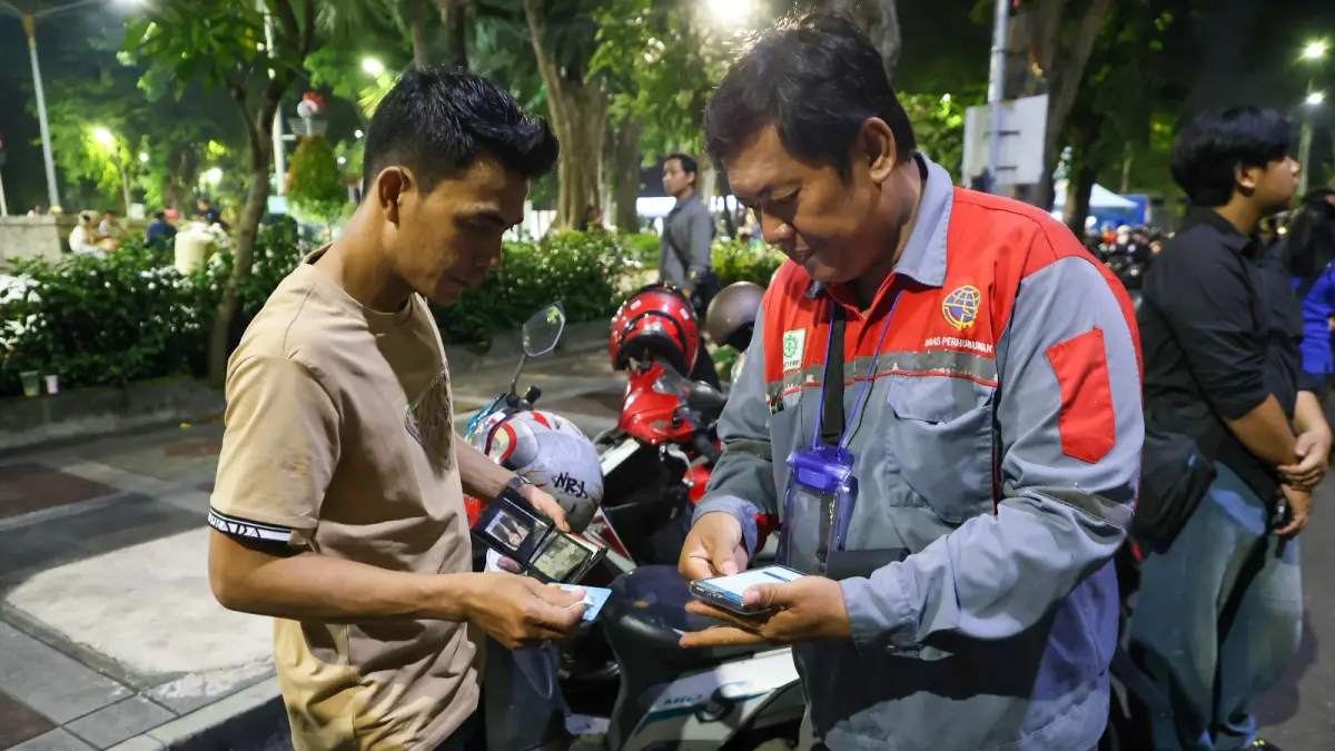 Parkir Digital Dongkrak PAD Surabaya, Pendapatan Retribusi Naik 10 Persen - Image